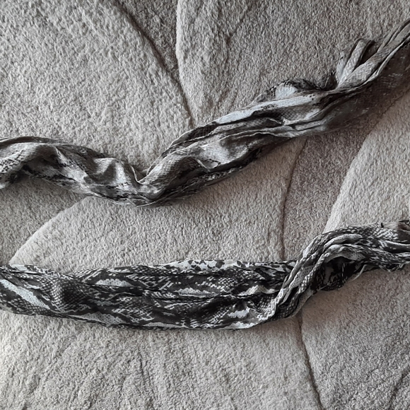 40" Circular scarf sold on title - Picture 4 of 6